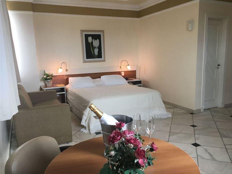 Tamareiras Park Hotel Убераба Екстериор снимка