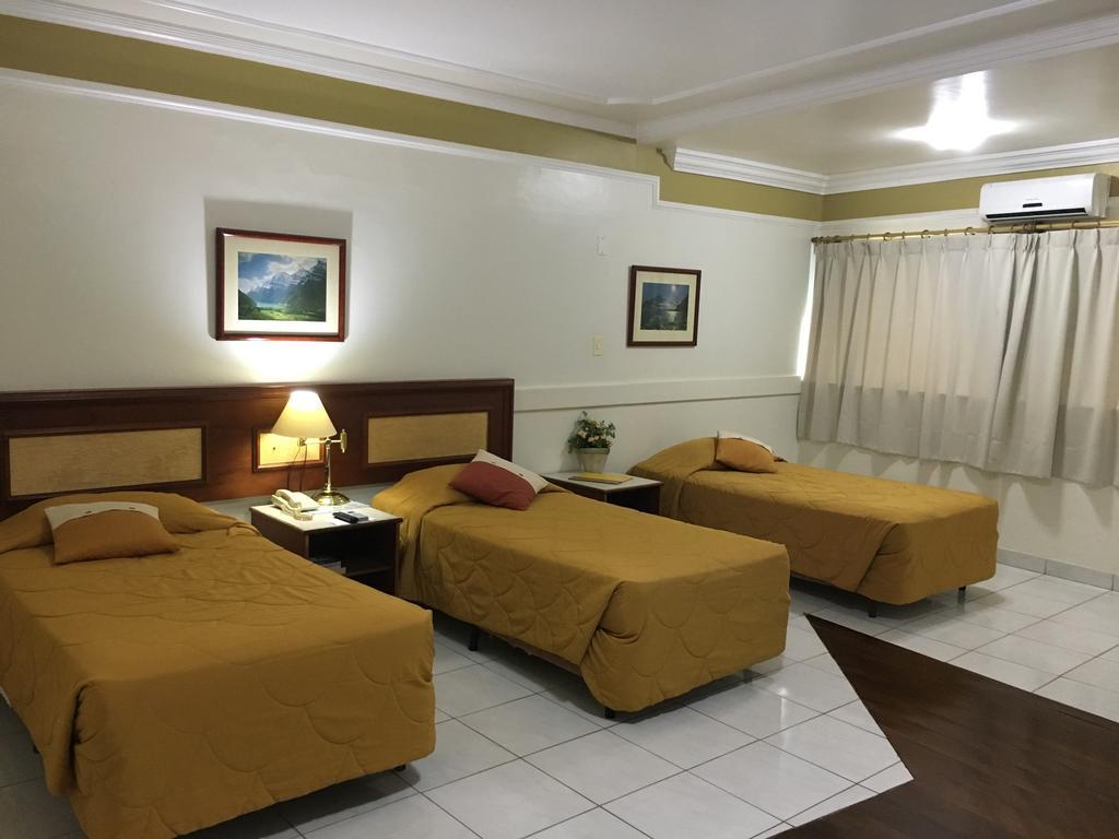 Tamareiras Park Hotel Убераба Екстериор снимка