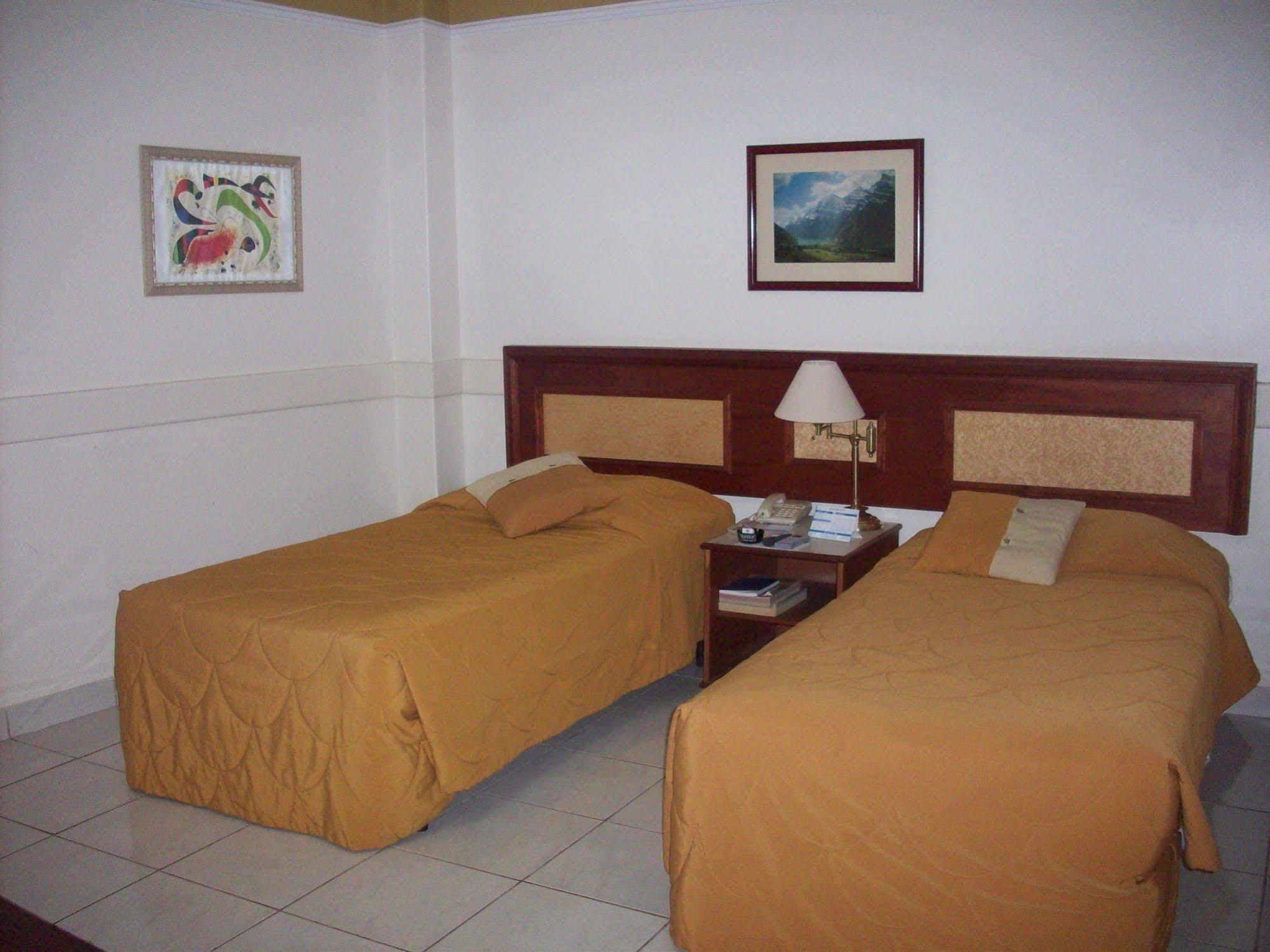 Tamareiras Park Hotel Убераба Екстериор снимка