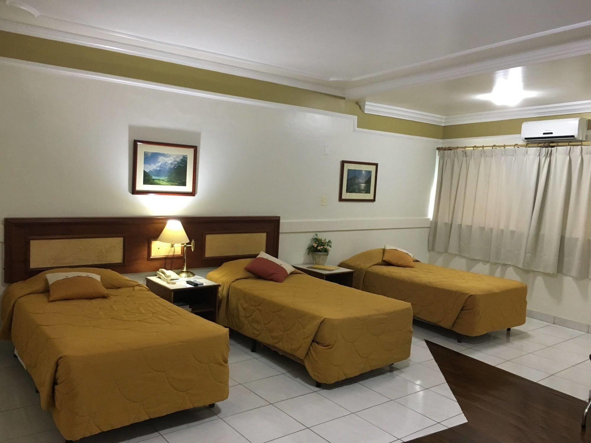 Tamareiras Park Hotel Убераба Екстериор снимка